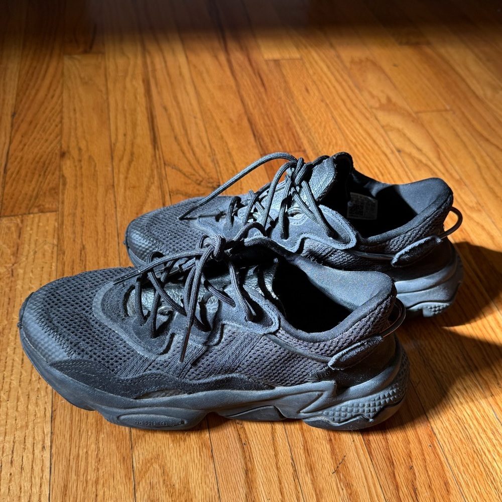 adidas OZWEEGO sneakers
